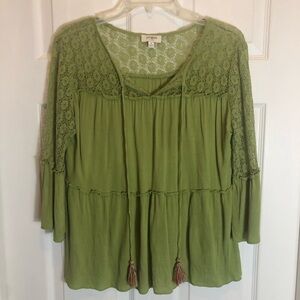 Umgee BOHO Pullover Blouse with Colorful Tassels and Lace Detail. Size Medium